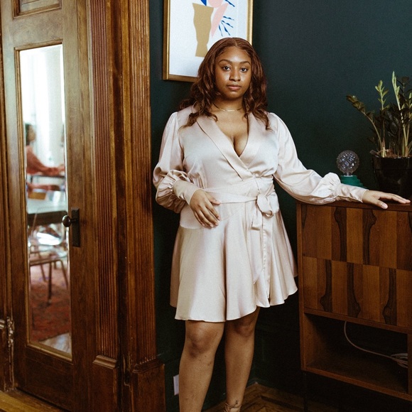 Red Silk wrap mini dress - Picture 4 of 4